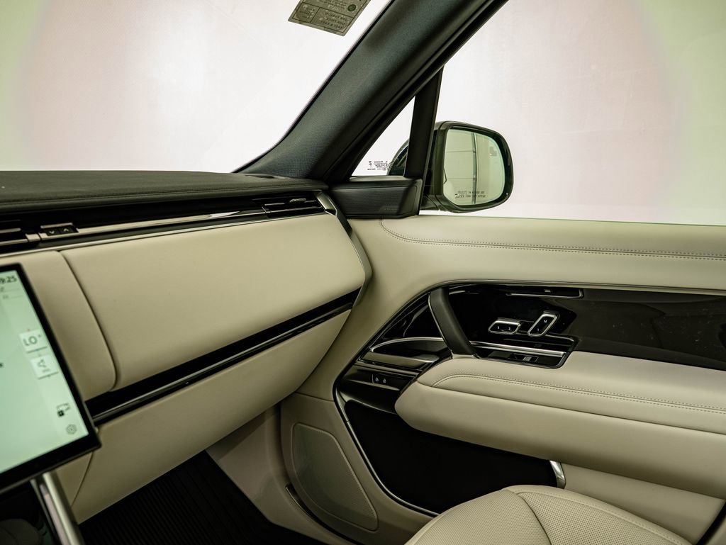 New 2026 Land Rover Range Rover SE AWD/4WD image 27