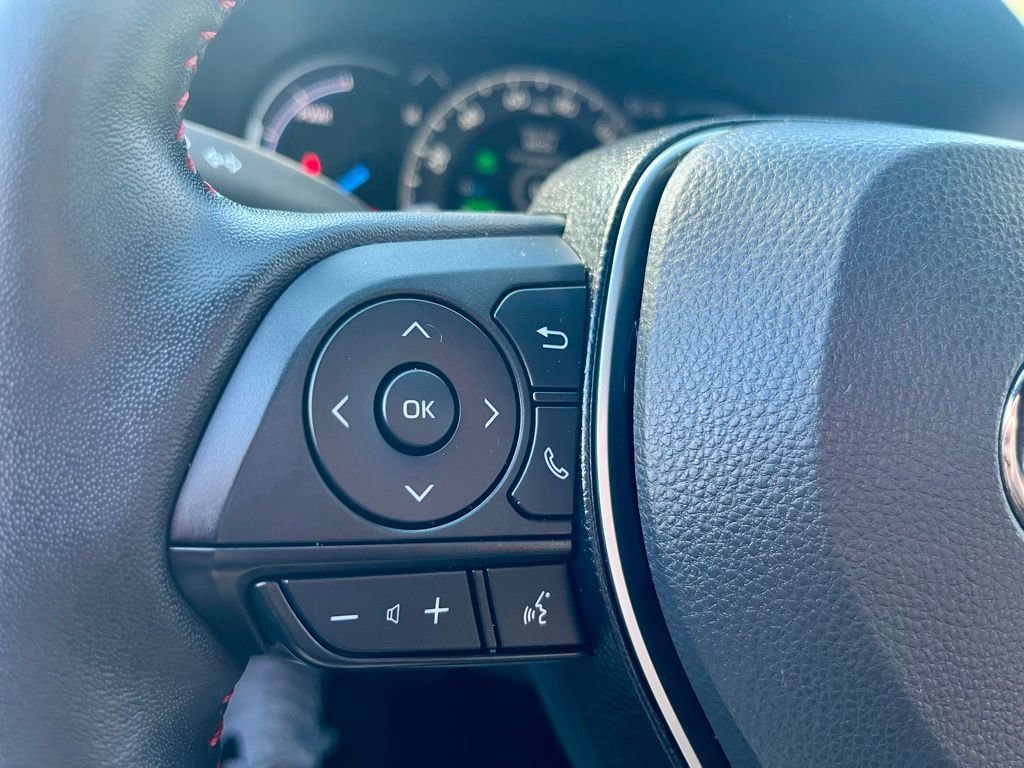 Used 2024 Toyota RAV4 SE w/ Weather & Moonroof Package image 18