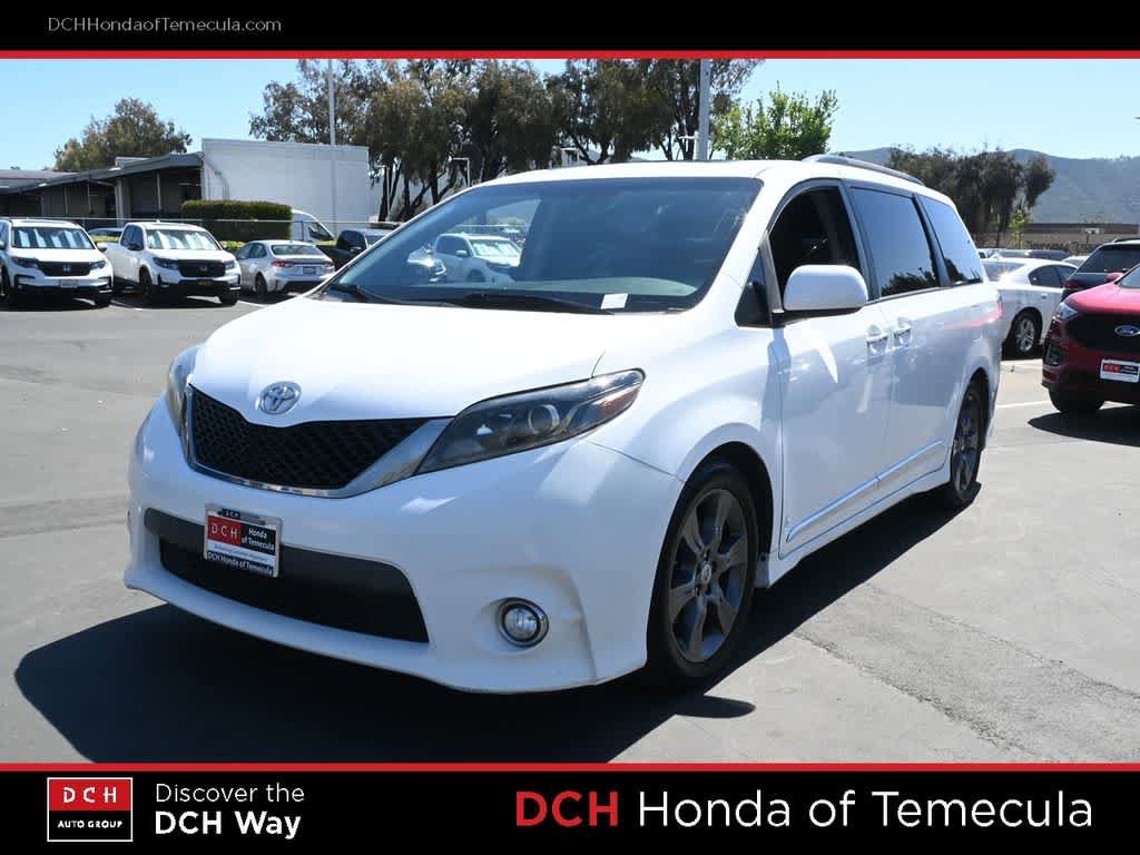 Used 2016 Toyota Sienna SE Premium image 1