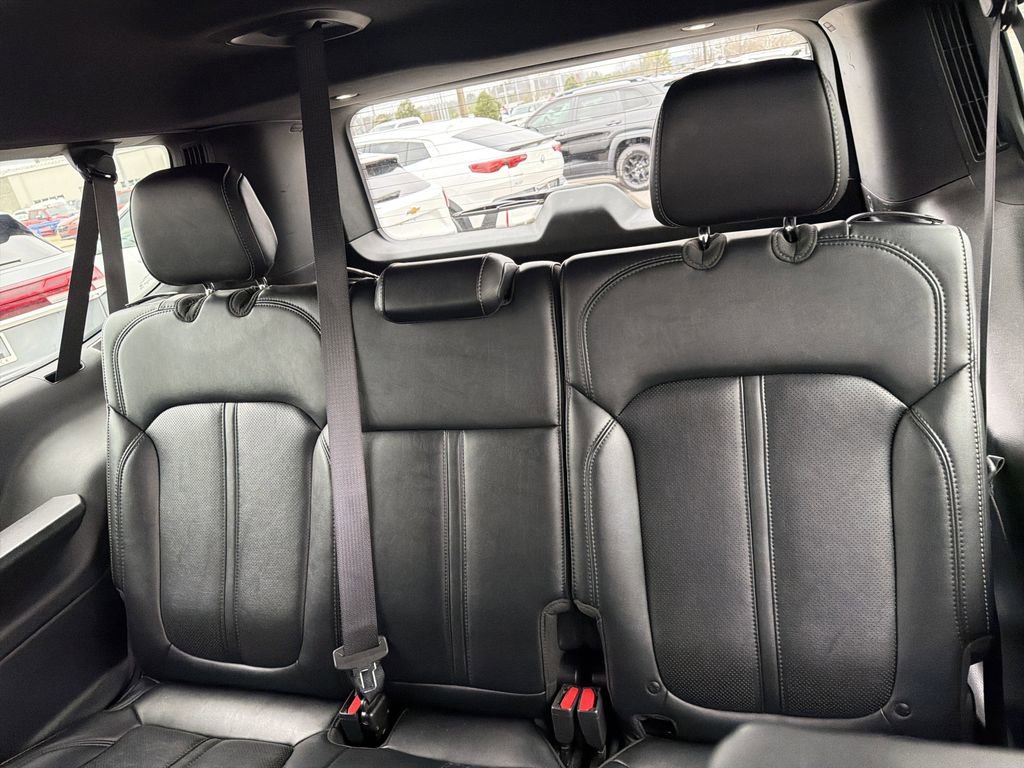 Used 2024 Jeep Wagoneer L Series II w/ Flexible Seating Group image 12