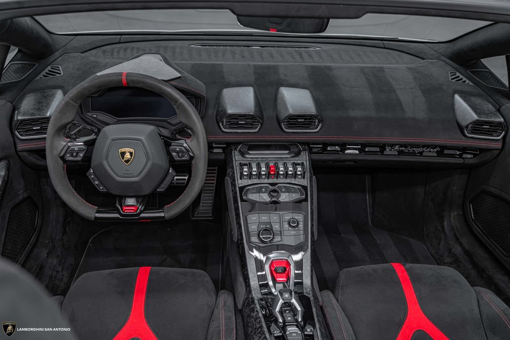 Used 2019 Lamborghini Huracan Performante AWD/4WD image 4