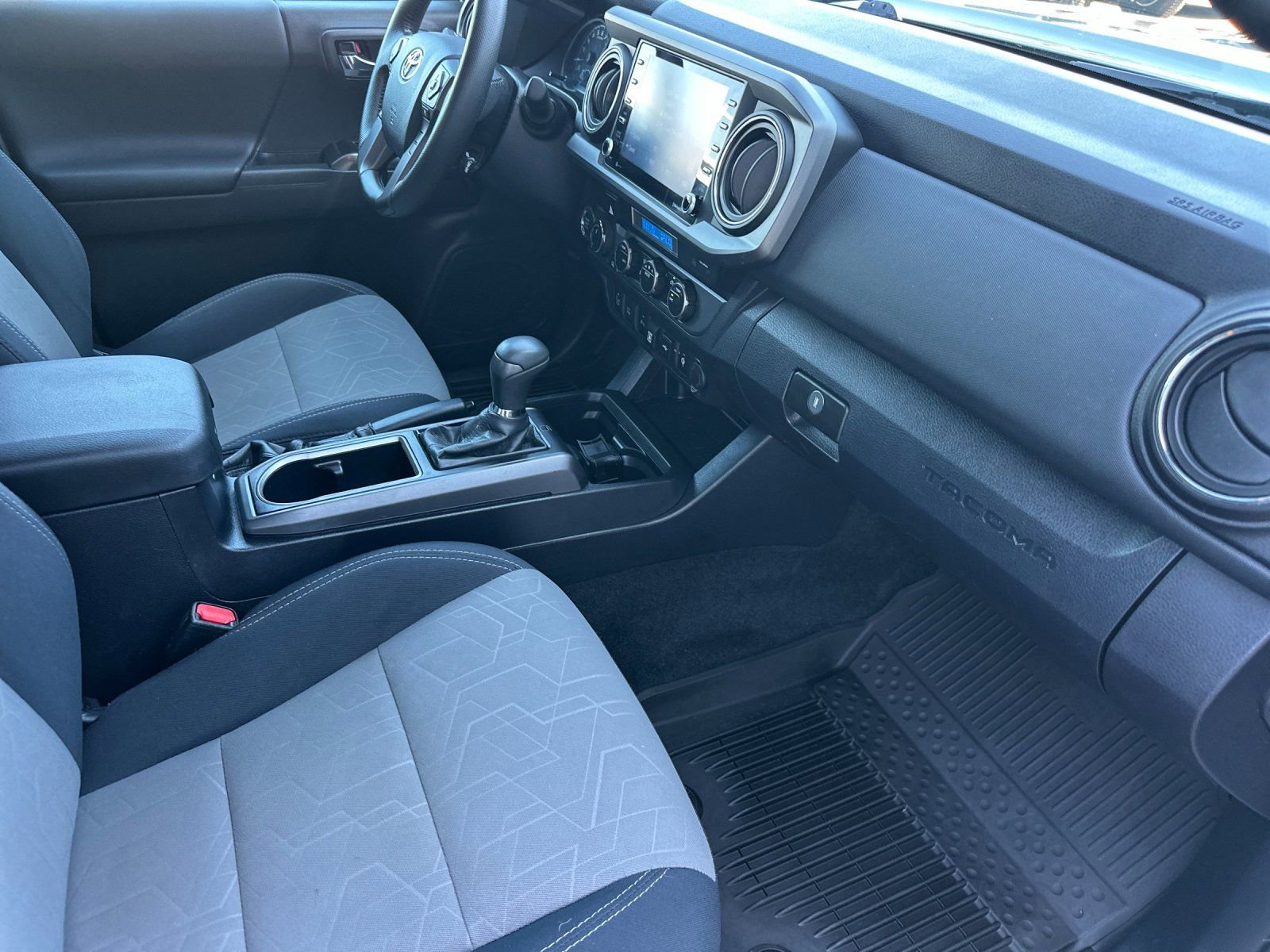 Used 2022 Toyota Tacoma TRD Off-Road w/ Technology Package image 17