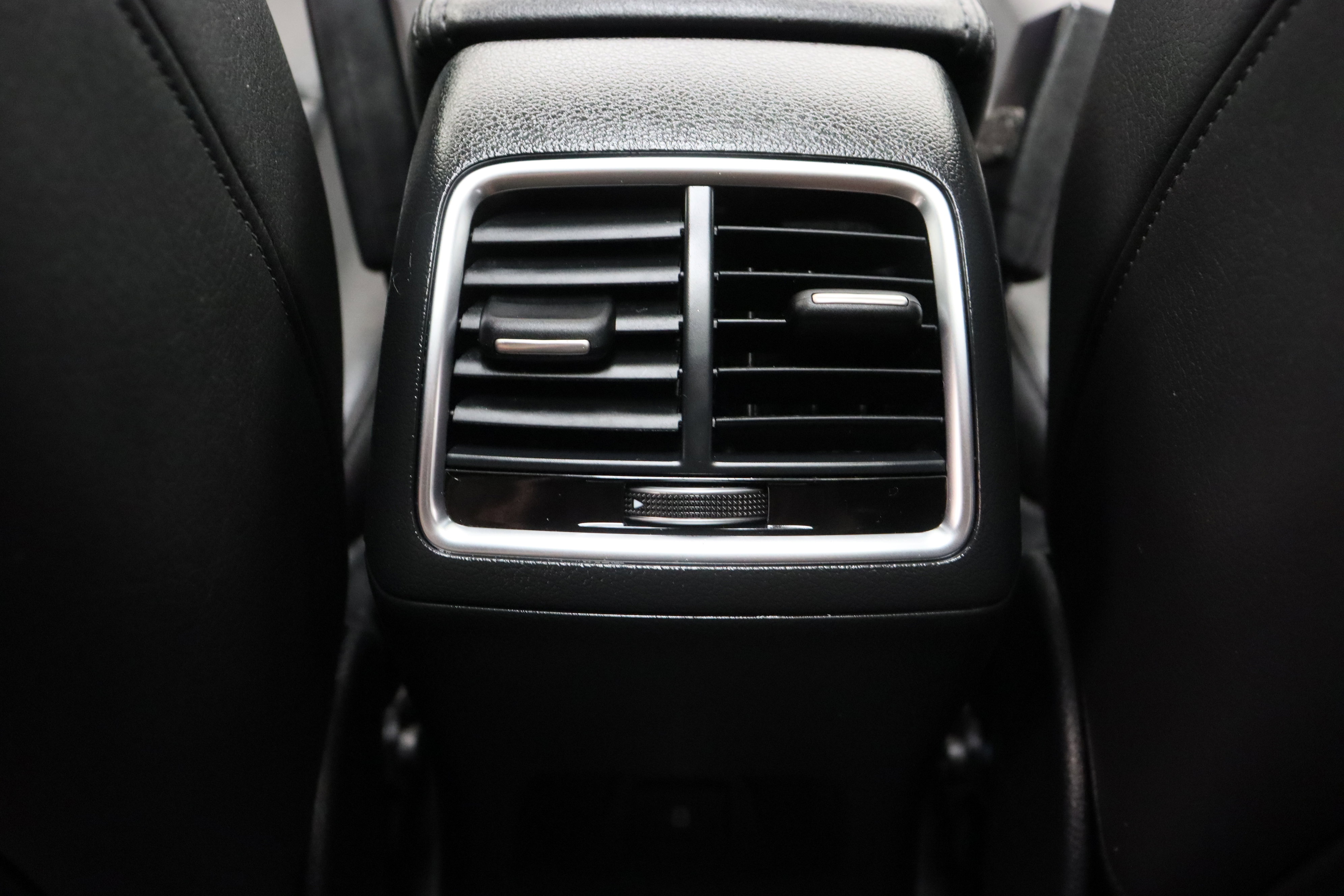 Used 2017 Audi Q3 2.0T Premium Plus w/ Premium Plus Package FWD image 33