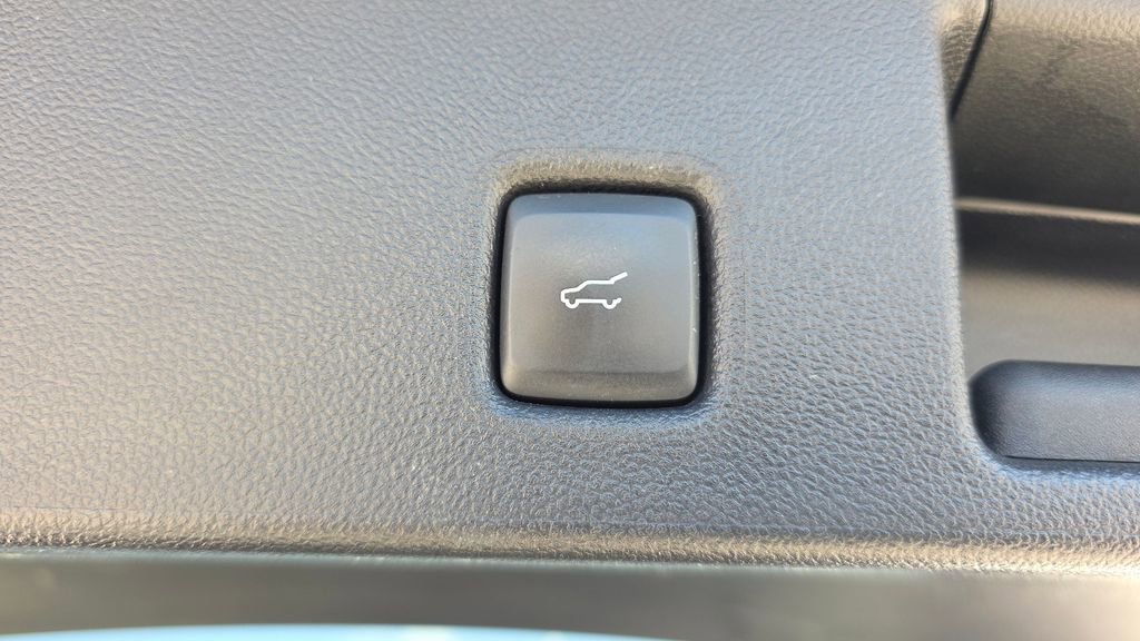 Used 2022 Ford Escape Titanium w/ Titanium Elite Package AWD/4WD image 17