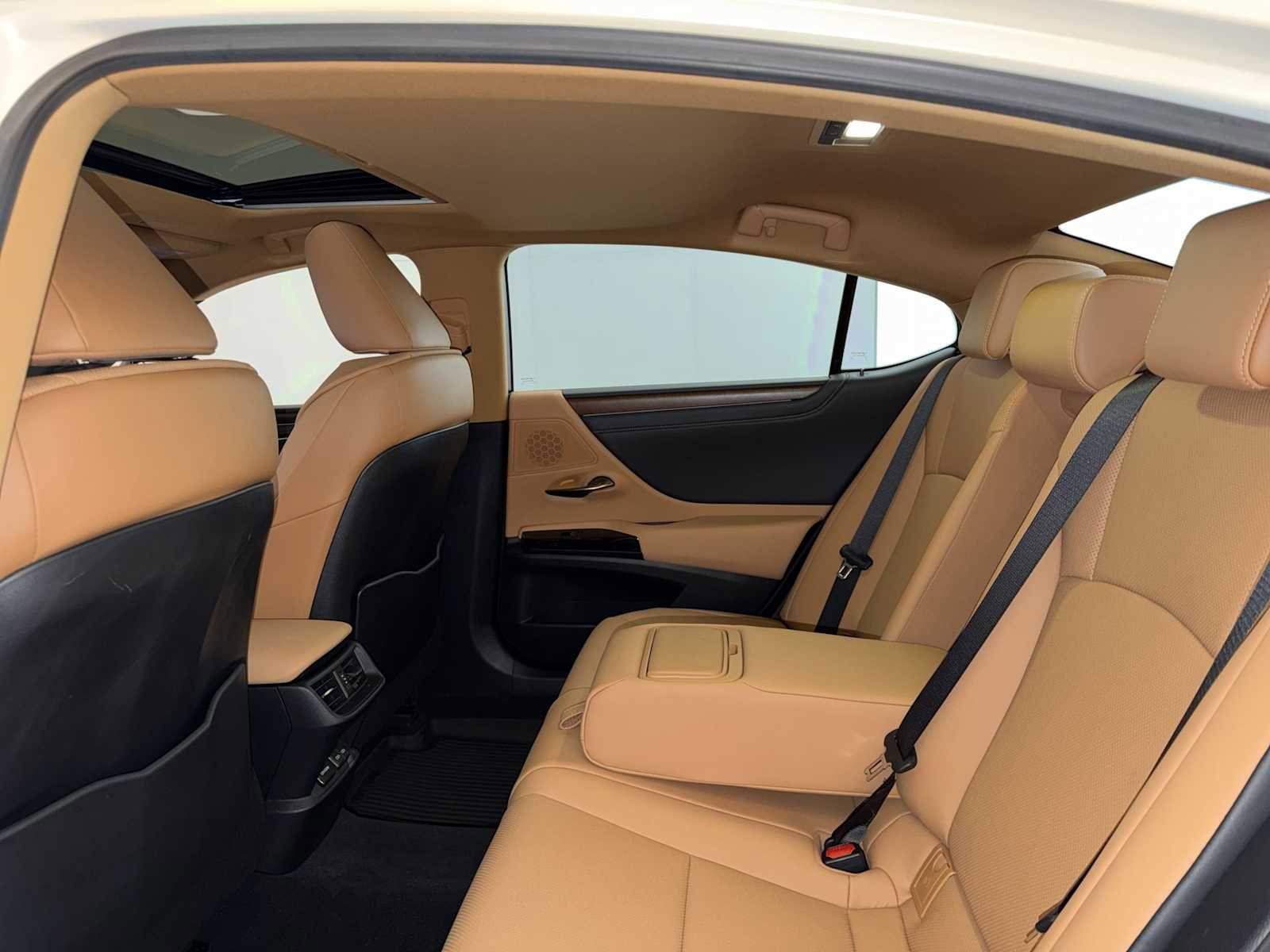 Used 2024 Lexus ES 350 w/ Premium Package image 21