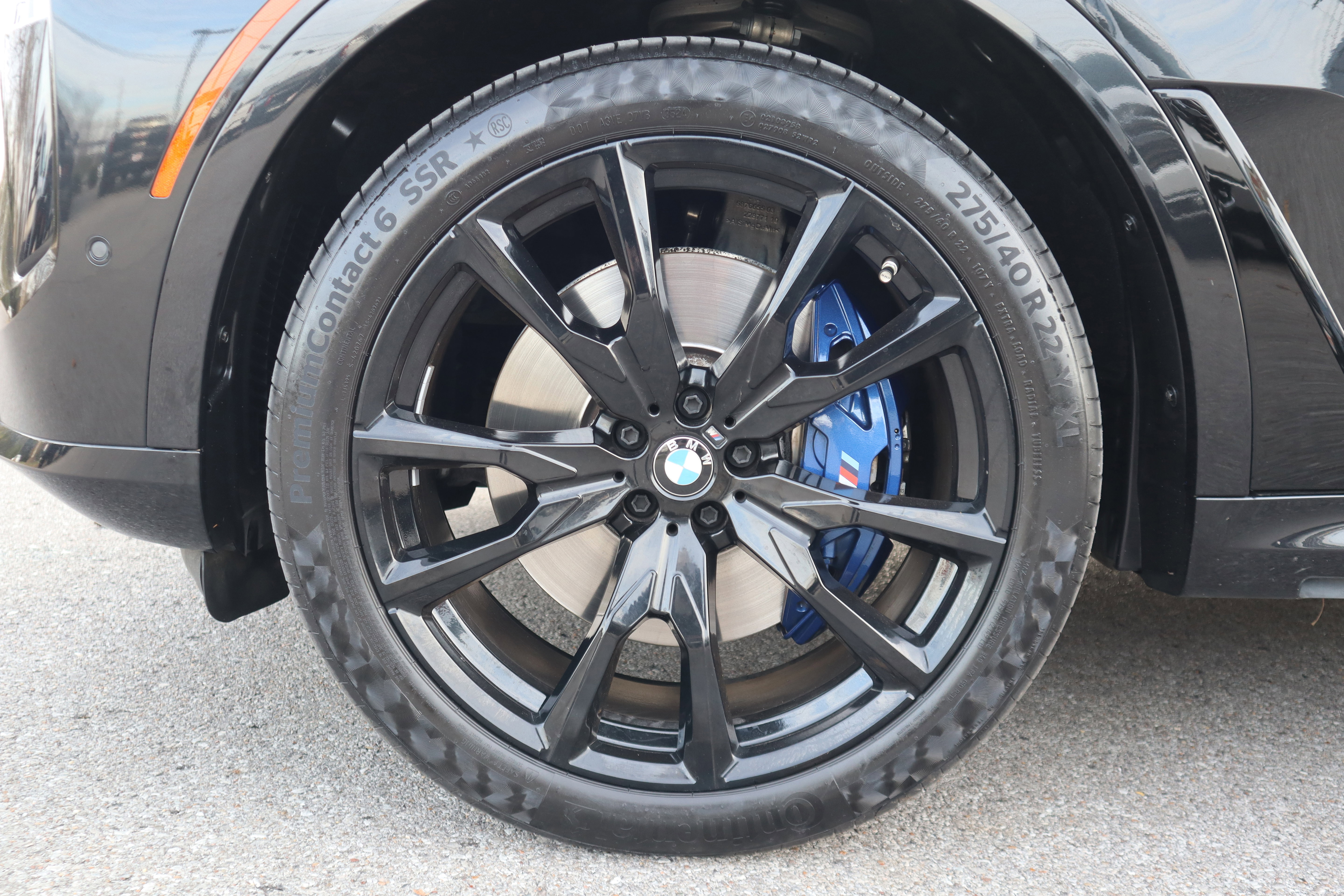 Used 2023 BMW X7 M60i w/ Executive Package image 11