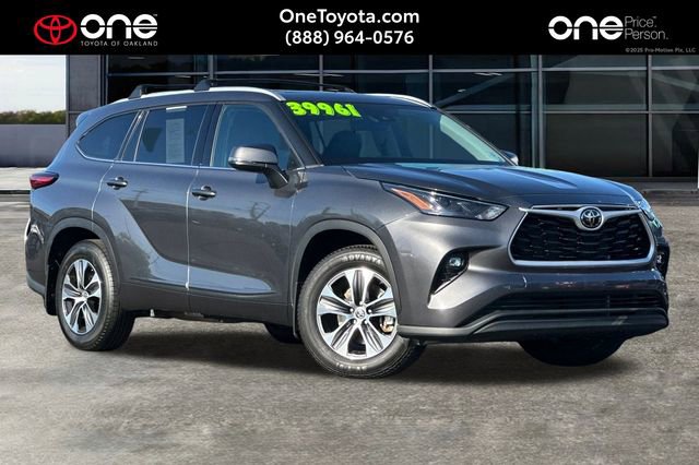 Used 2022 Toyota Highlander XLE