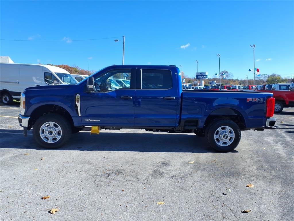 New 2026 Ford F350 XLT w/ FX4 Off-Road Package video 2