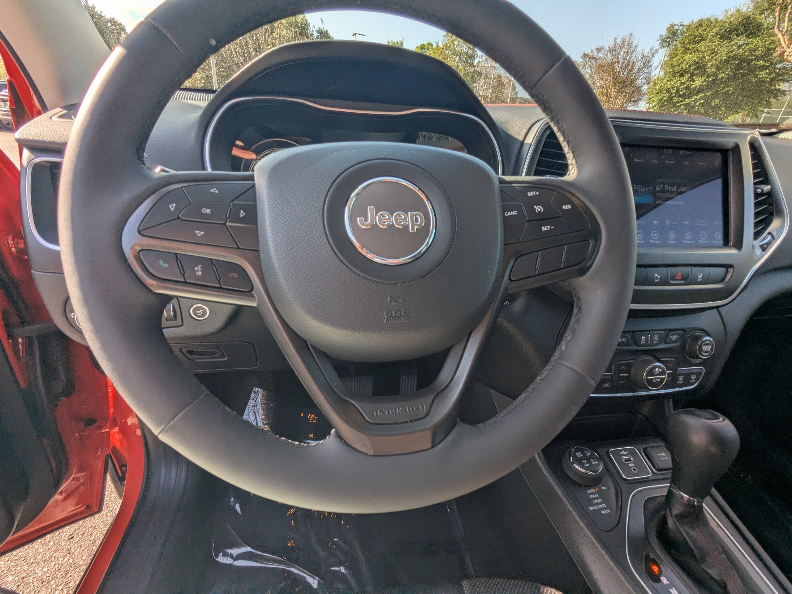 Used 2021 Jeep Cherokee Trailhawk w/ Premium Leather Package image 19