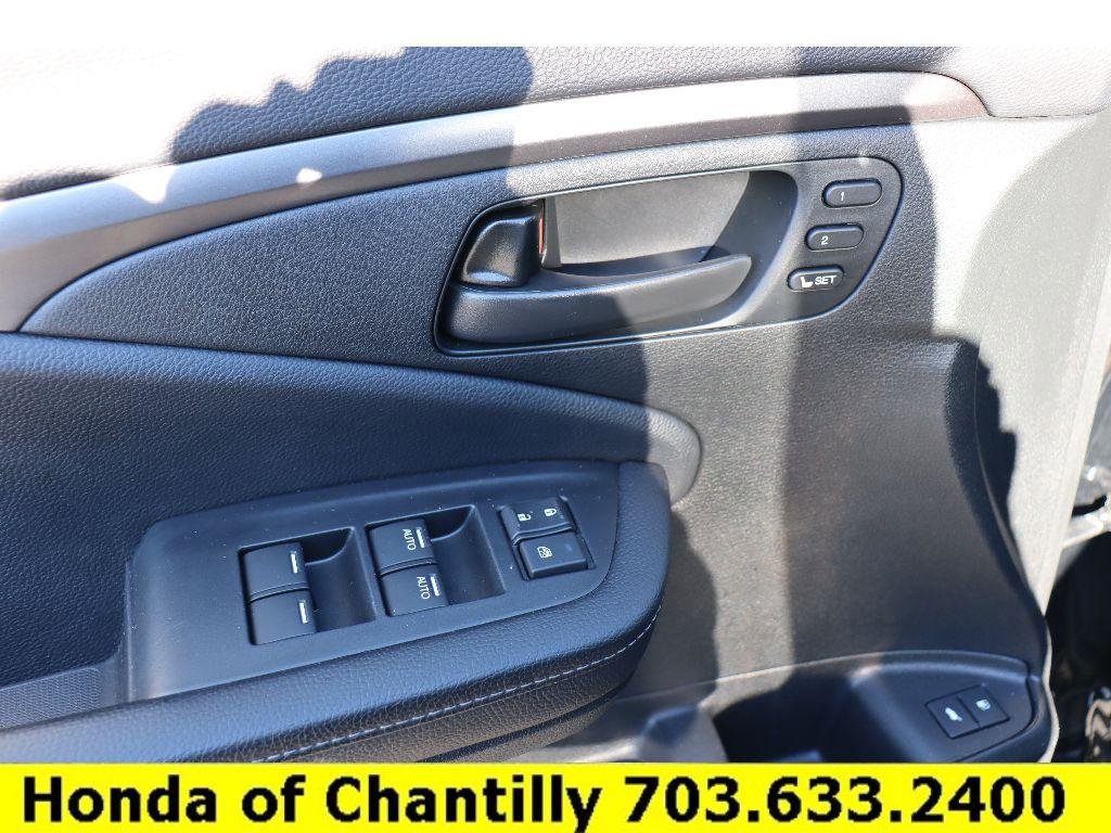 Certified 2024 Honda Passport EX-L image 25