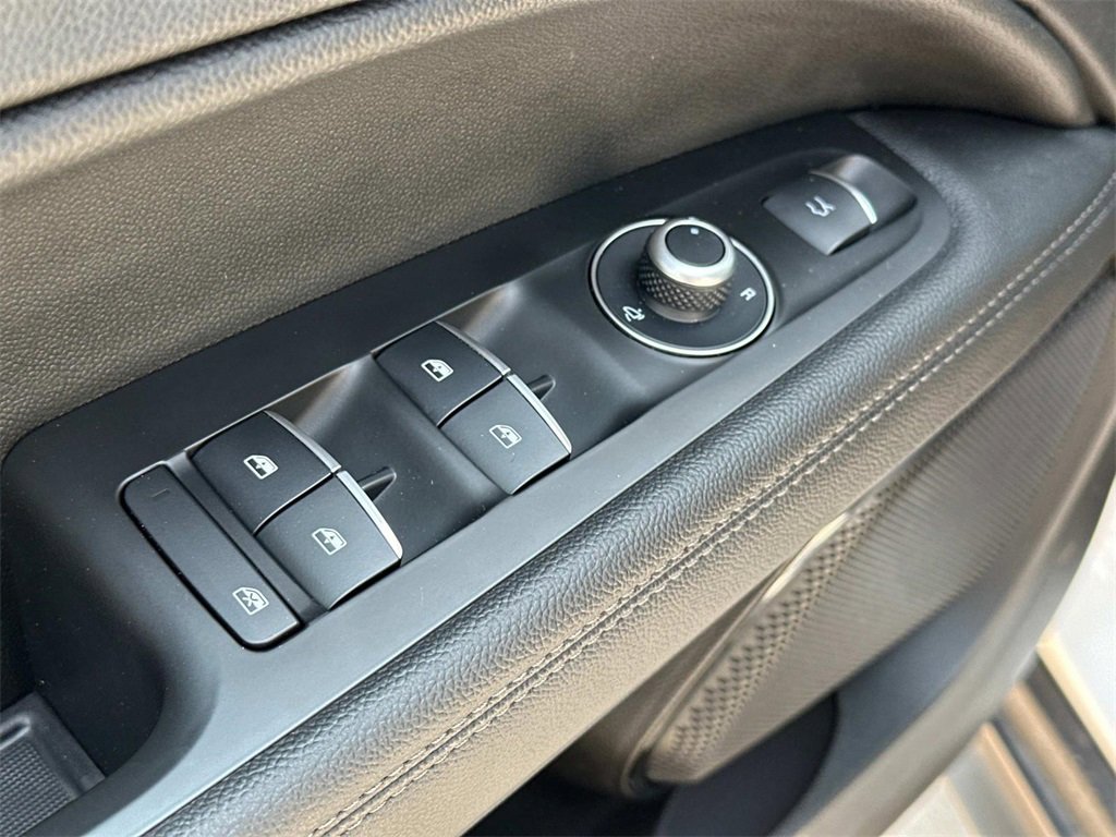 New 2025 Alfa Romeo Stelvio Sprint w/ Convenience Package image 16