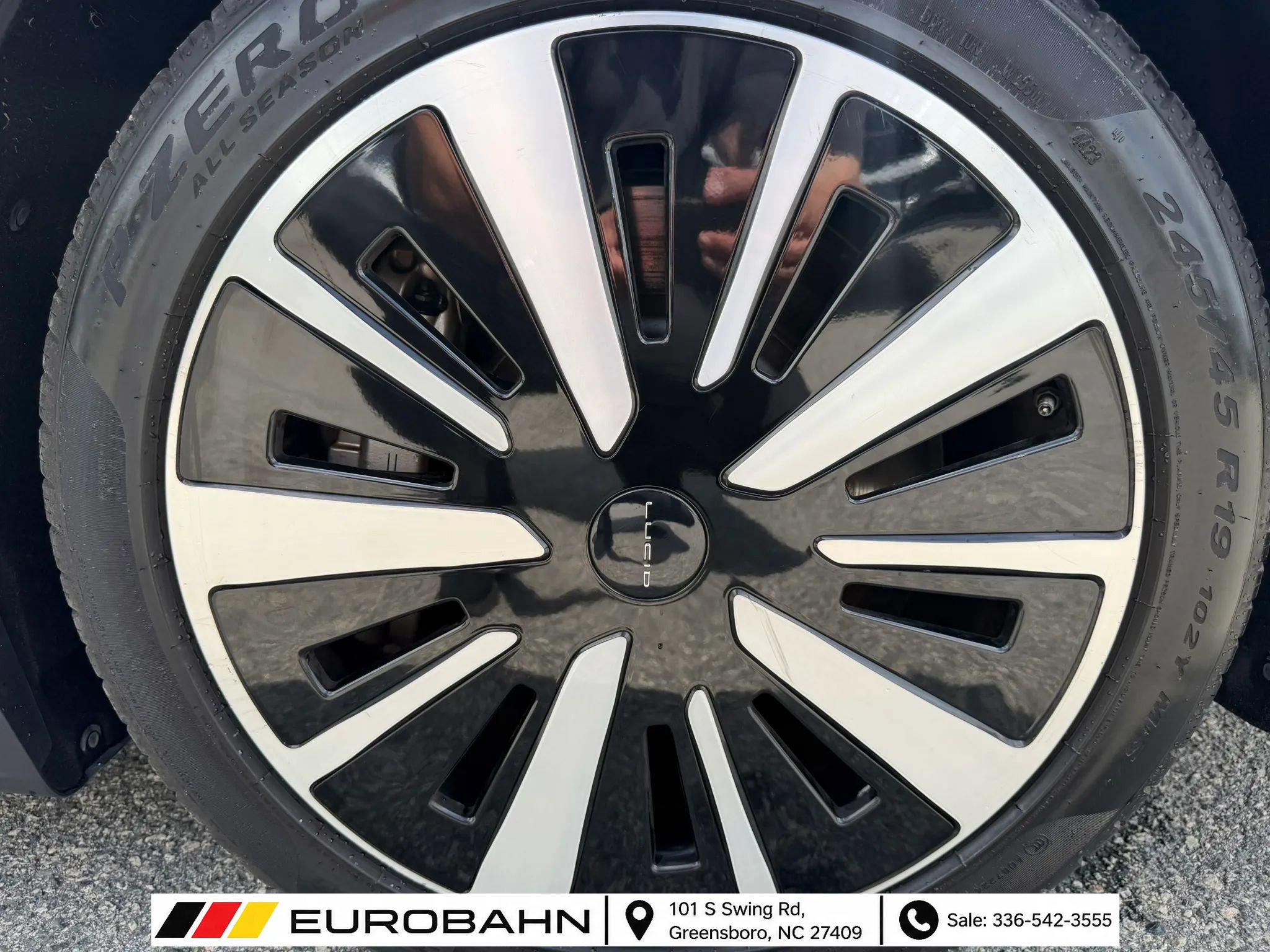 Used 2024 Lucid Air Touring AWD/4WD image 22