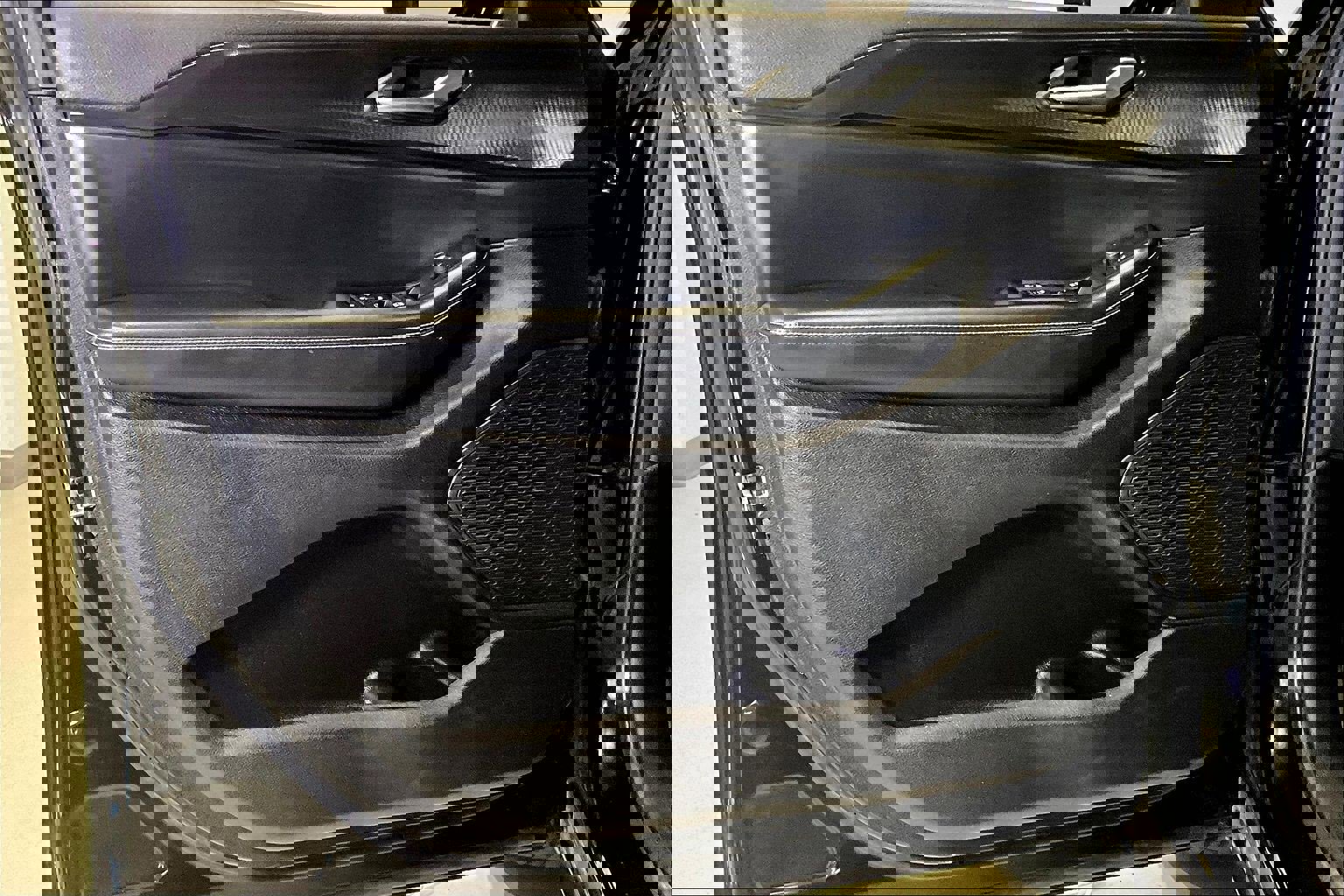 Used 2023 Jeep Grand Cherokee L Altitude image 19