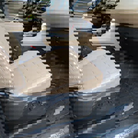 Used 2024 Chevrolet Suburban Premier image 16