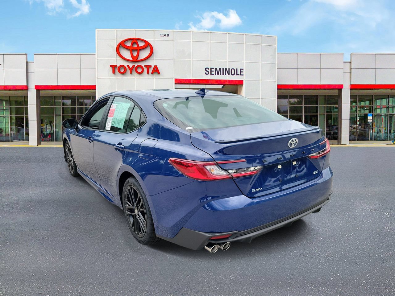 Used 2026 Toyota Camry SE FWD image 4