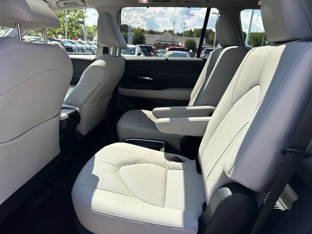 Used 2025 Toyota Grand Highlander AWD Hybrid image 14