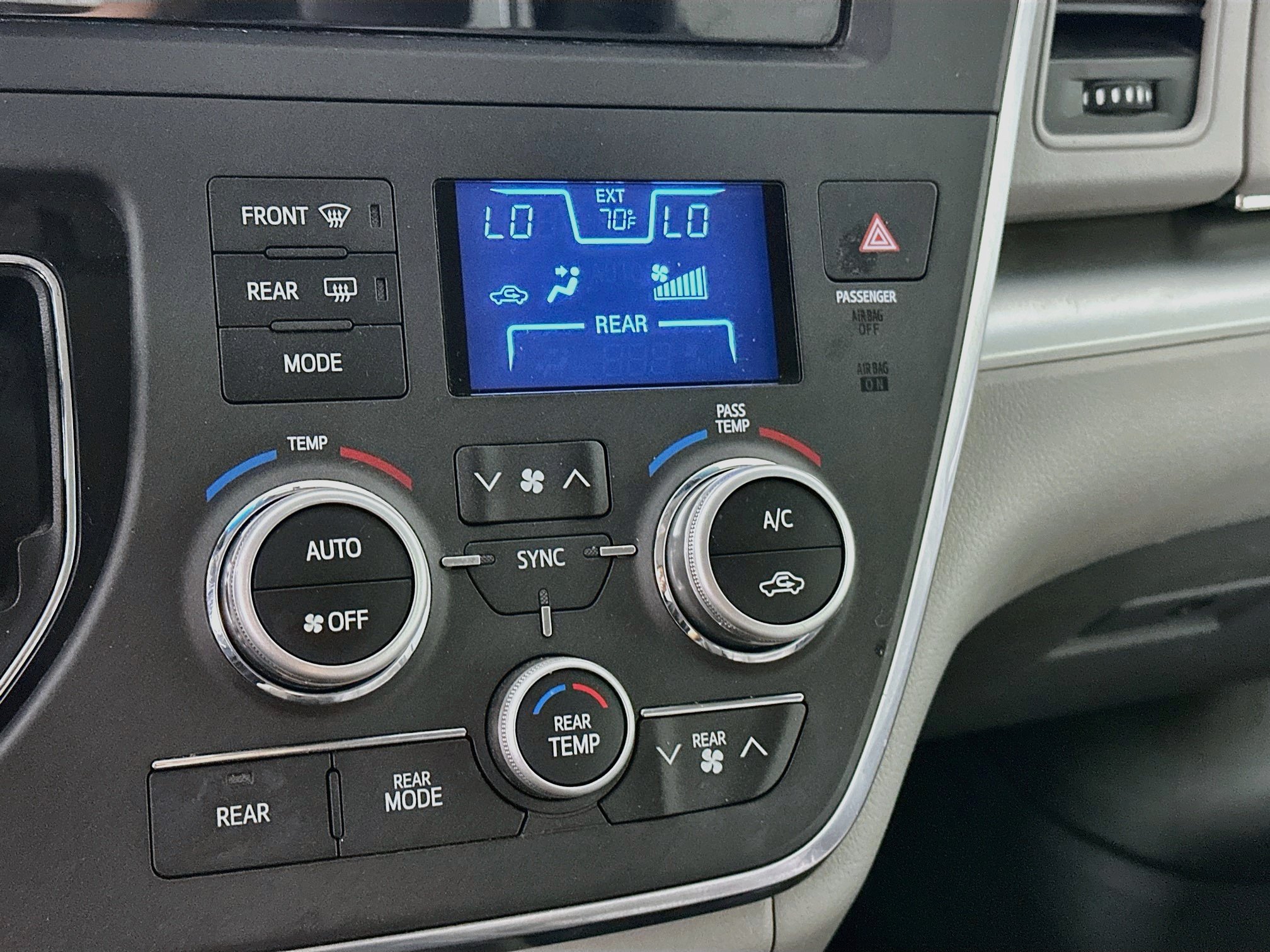 Used 2017 Toyota Sienna LE FWD image 22
