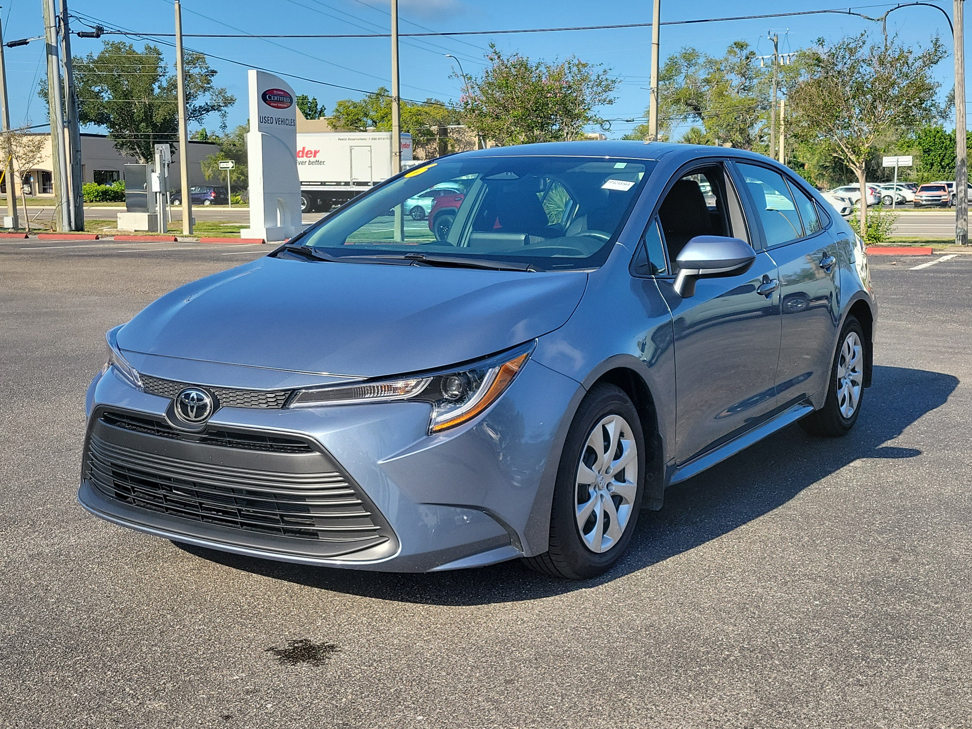 Used 2026 Toyota Corolla LE FWD image 3