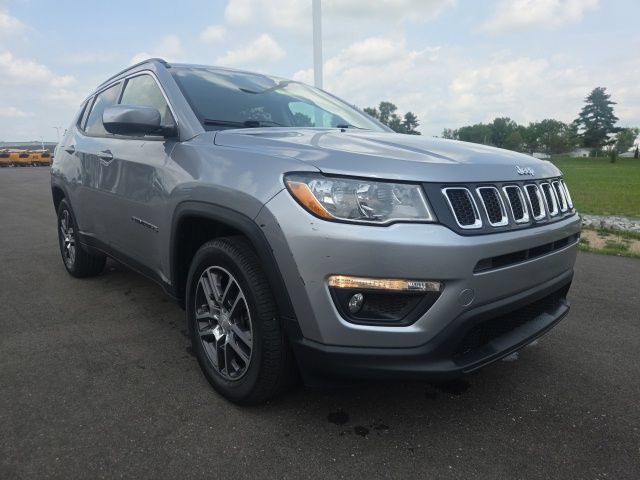 Used 2018 Jeep Compass Latitude FWD image 1