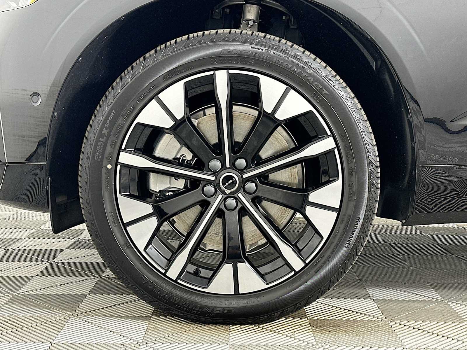 New 2026 Volvo XC60 T8 Plus w/ Protection Package Premier AWD/4WD image 28