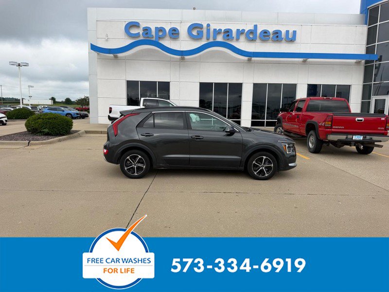 Used 2023 Kia Niro EX