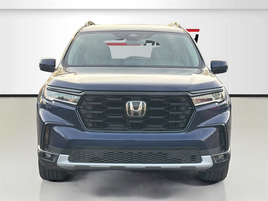 Used 2024 Honda Pilot Touring image 2