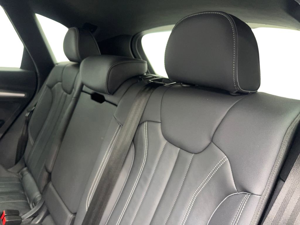 Used 2025 Audi Q5 2.0T Premium image 35