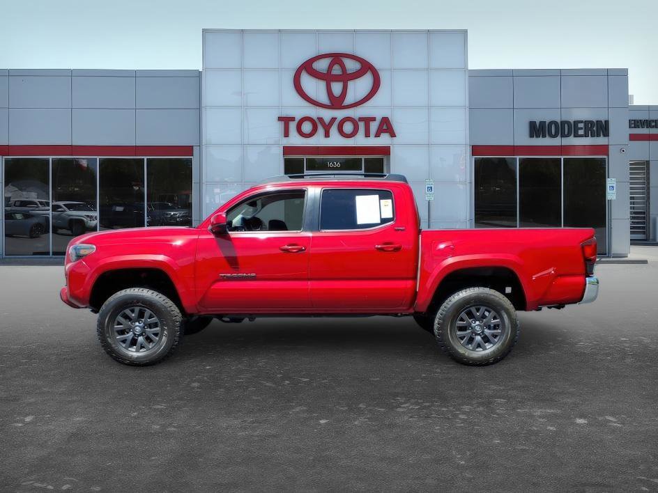 Used 2021 Toyota Tacoma SR5 AWD/4WD image 3