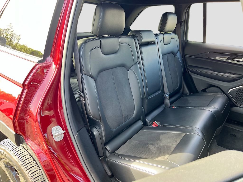 Used 2022 Jeep Grand Cherokee Altitude image 25