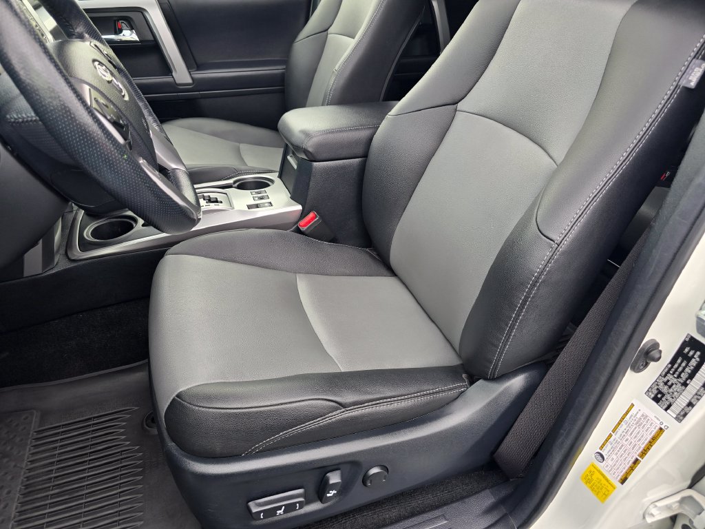 Used 2023 Toyota 4Runner SR5 Premium w/ Moonroof Package AWD/4WD image 18