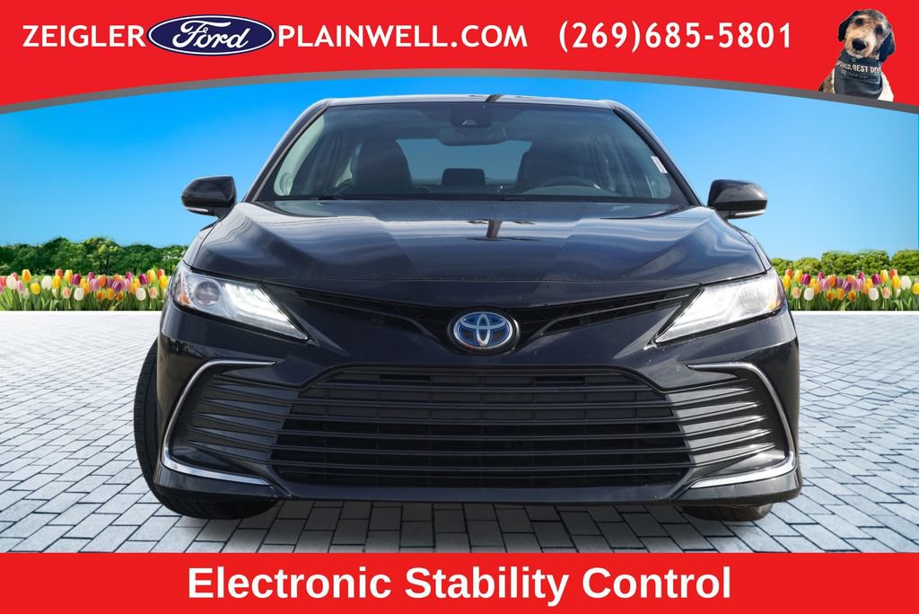 Used 2022 Toyota Camry XLE w/ Navigation Upgrade Package FWD image 8