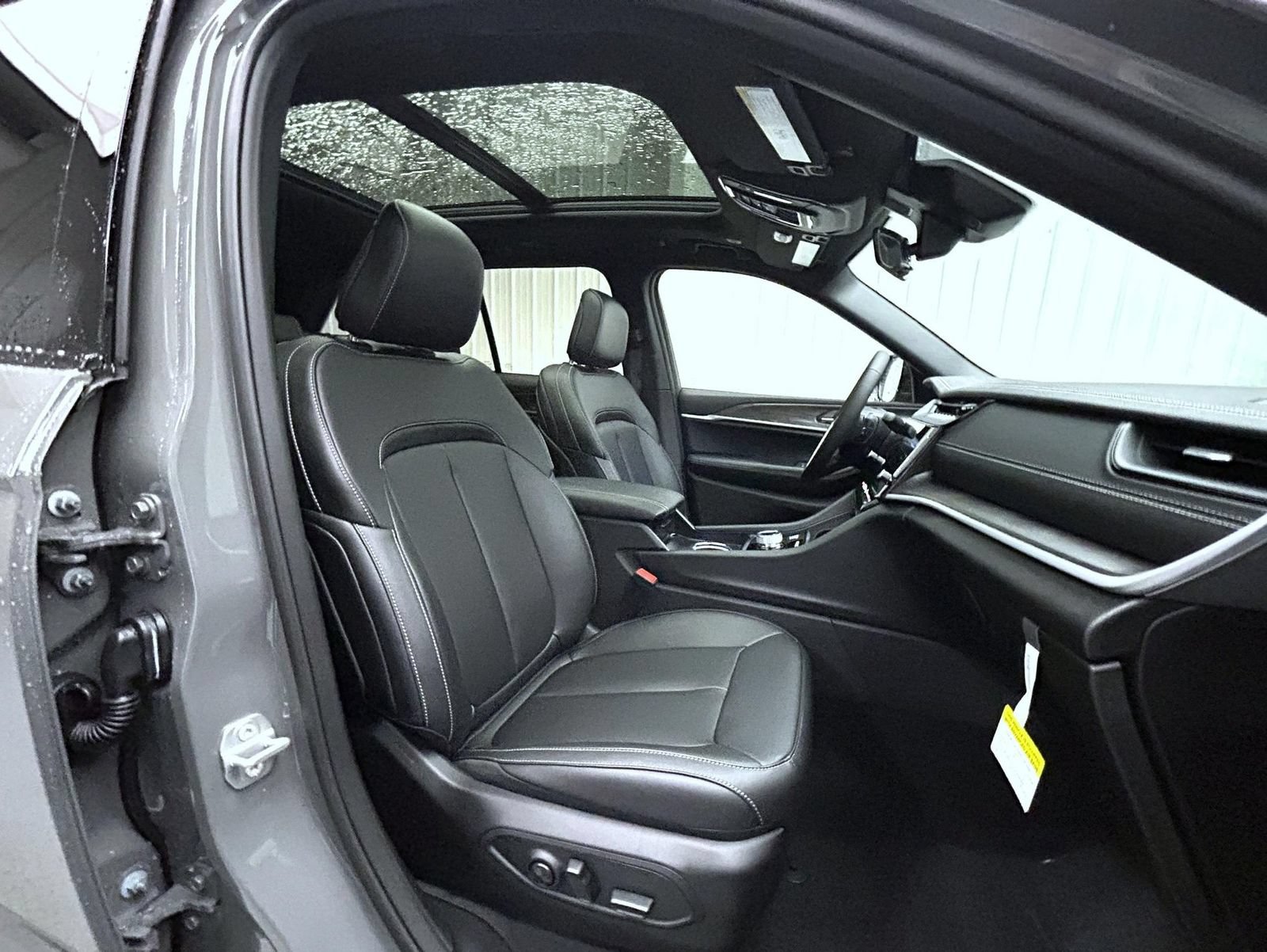New 2027 Jeep Grand Cherokee Limited AWD/4WD image 15