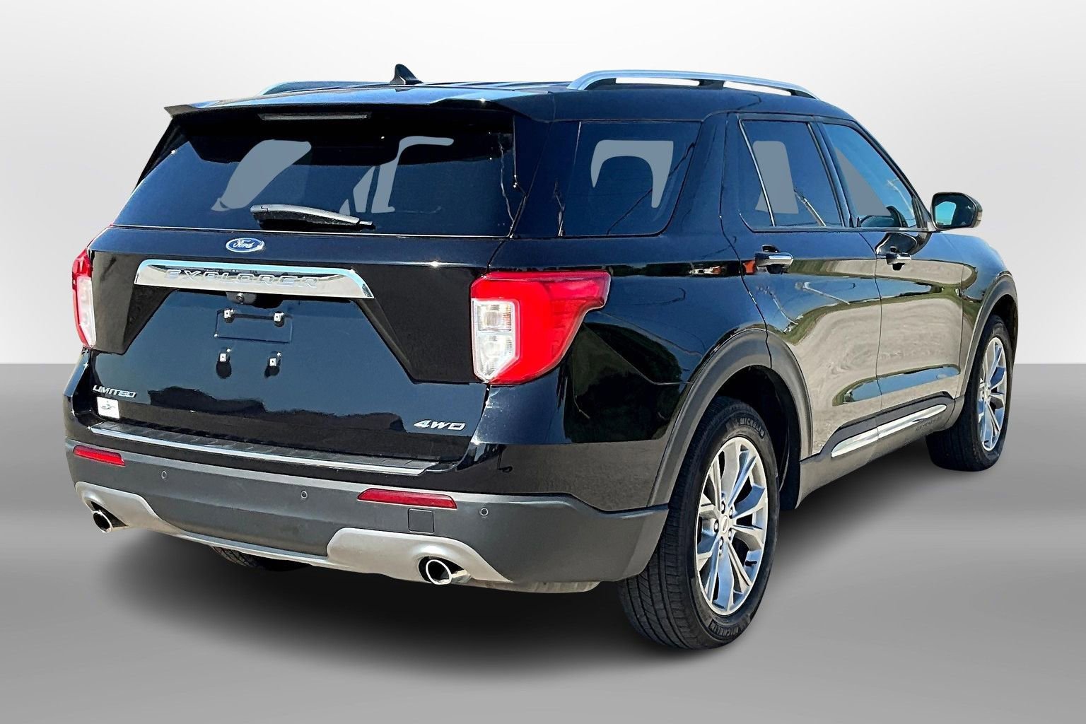 Used 2022 Ford Explorer Limited image 11