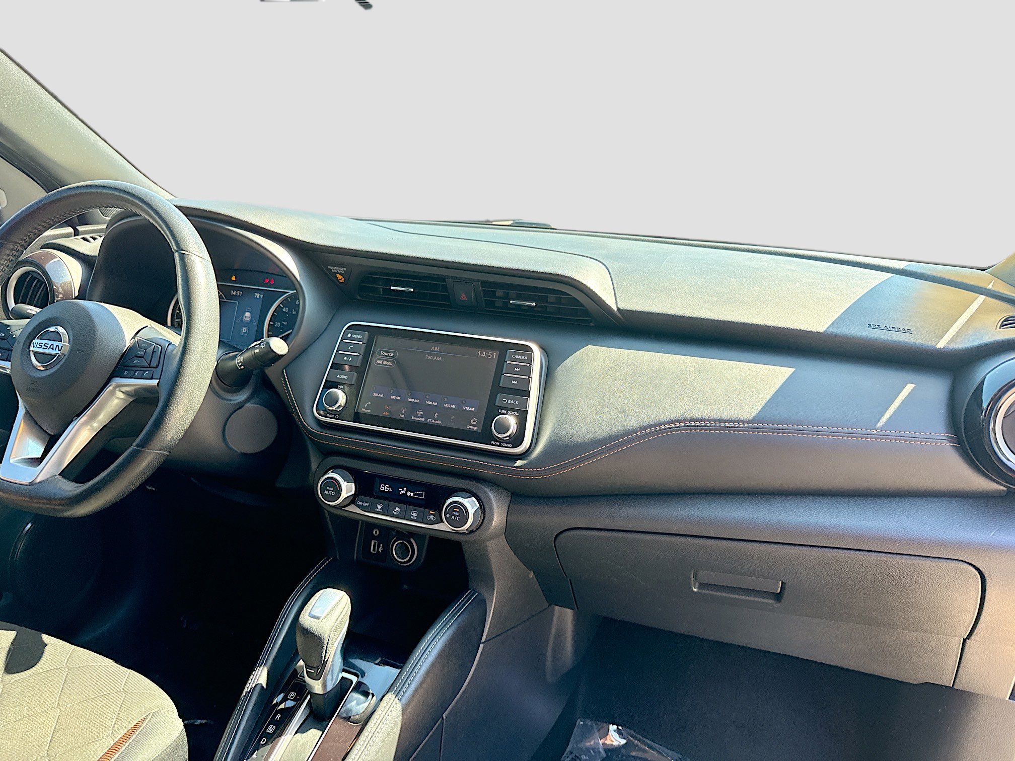 Used 2019 Nissan Kicks SR w/ Exterior Package image 31