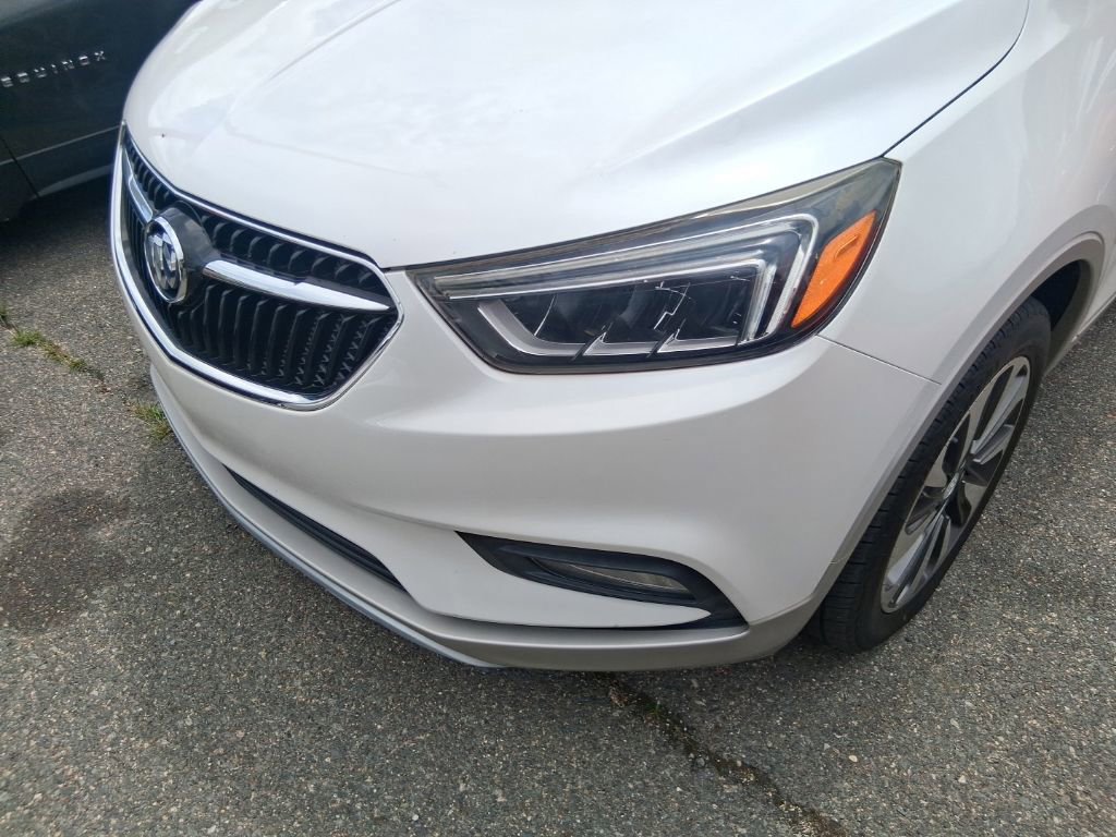 Used 2017 Buick Encore Essence FWD image 3