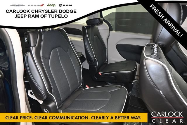 Used 2023 Chrysler Pacifica Limited FWD image 33