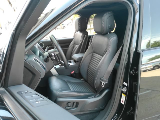 Used 2023 Land Rover Discovery S AWD/4WD image 6