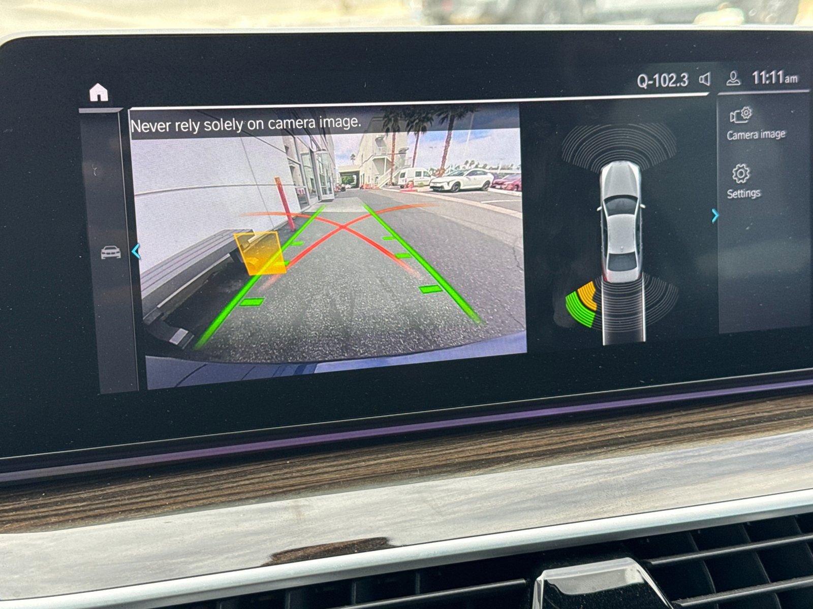 Used 2020 BMW 530e w/ Premium Package image 18