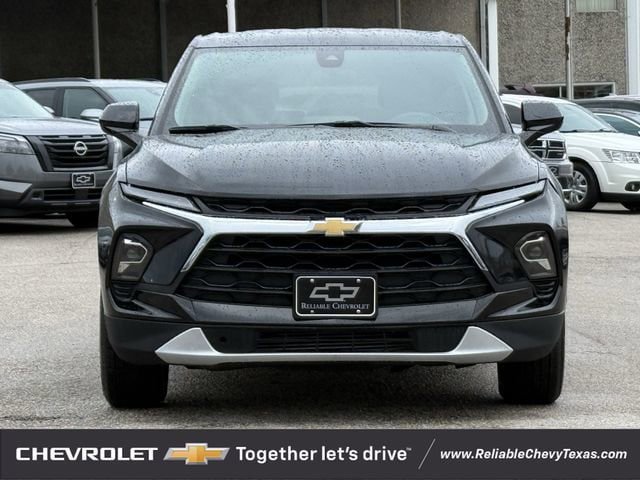 Used 2025 Chevrolet Blazer LT AWD/4WD image 3
