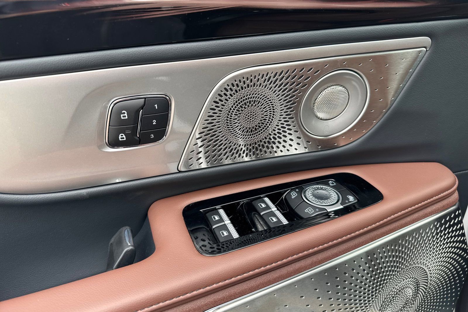 New 2026 Lincoln Nautilus Reserve image 9