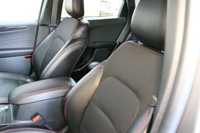 Used 2025 Ford Escape ST-Line AWD/4WD image 19