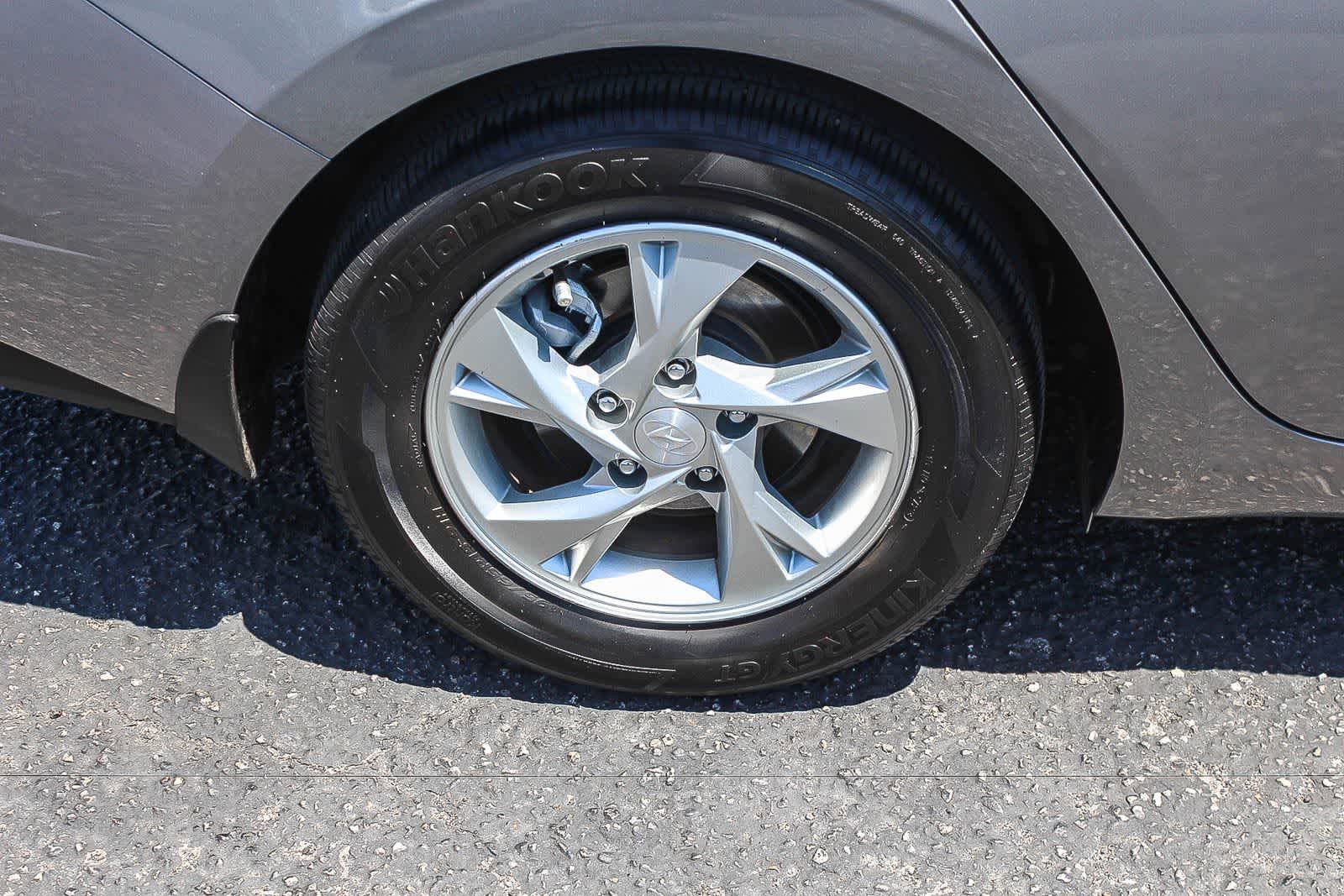 Certified 2023 Hyundai Elantra SE FWD image 11