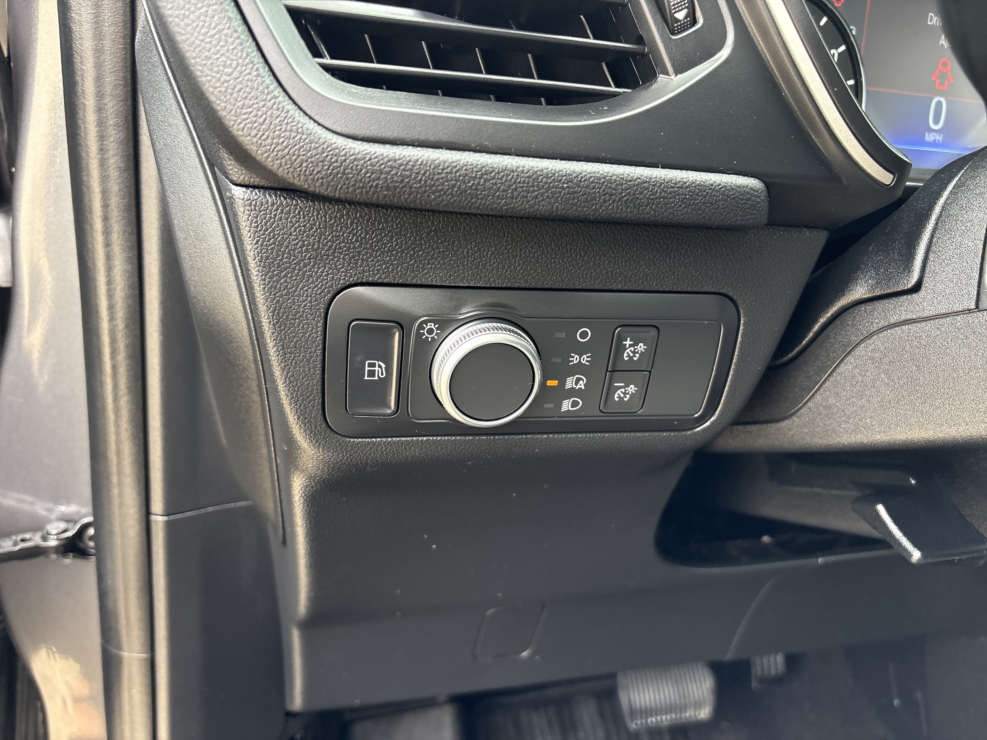 Used 2021 Ford Escape SE w/ SE Sport Appearance Package FWD image 12