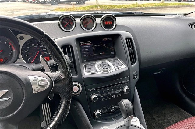 Used 2010 Nissan 370Z Touring image 9