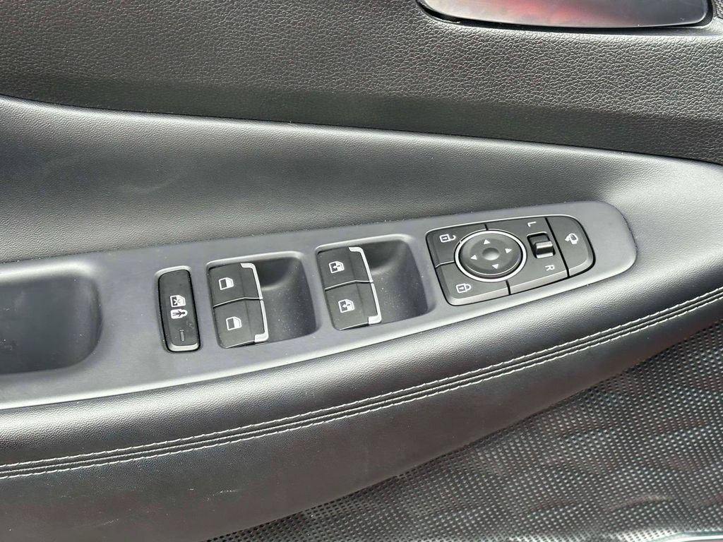 Used 2023 Hyundai Santa Fe Limited AWD/4WD image 17