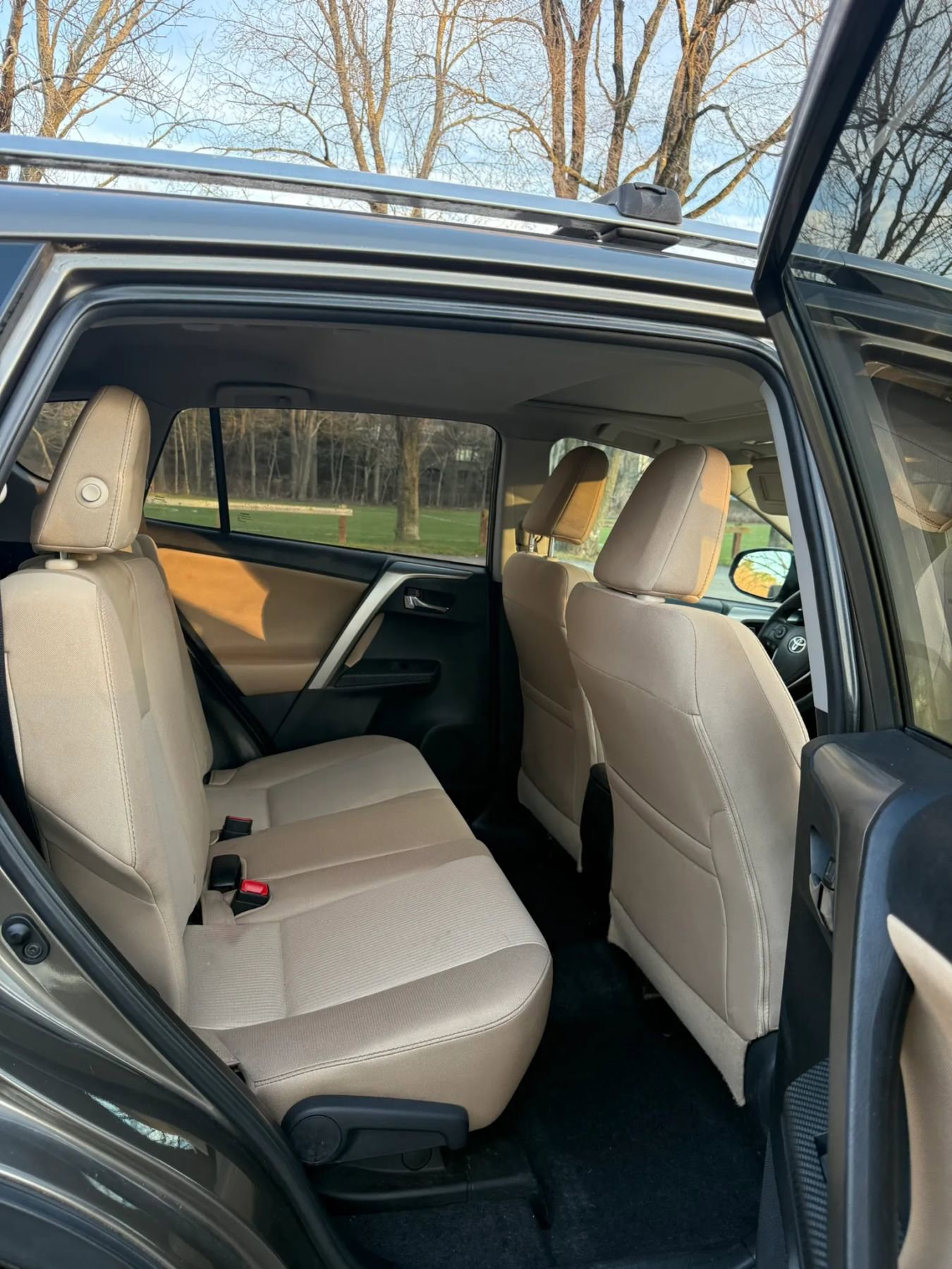 Used 2015 Toyota RAV4 XLE image 9