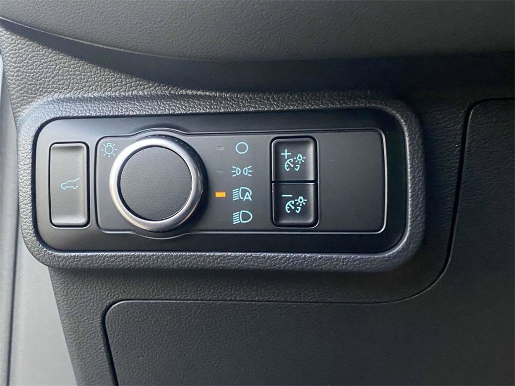 New 2025 Ford Explorer Active image 31