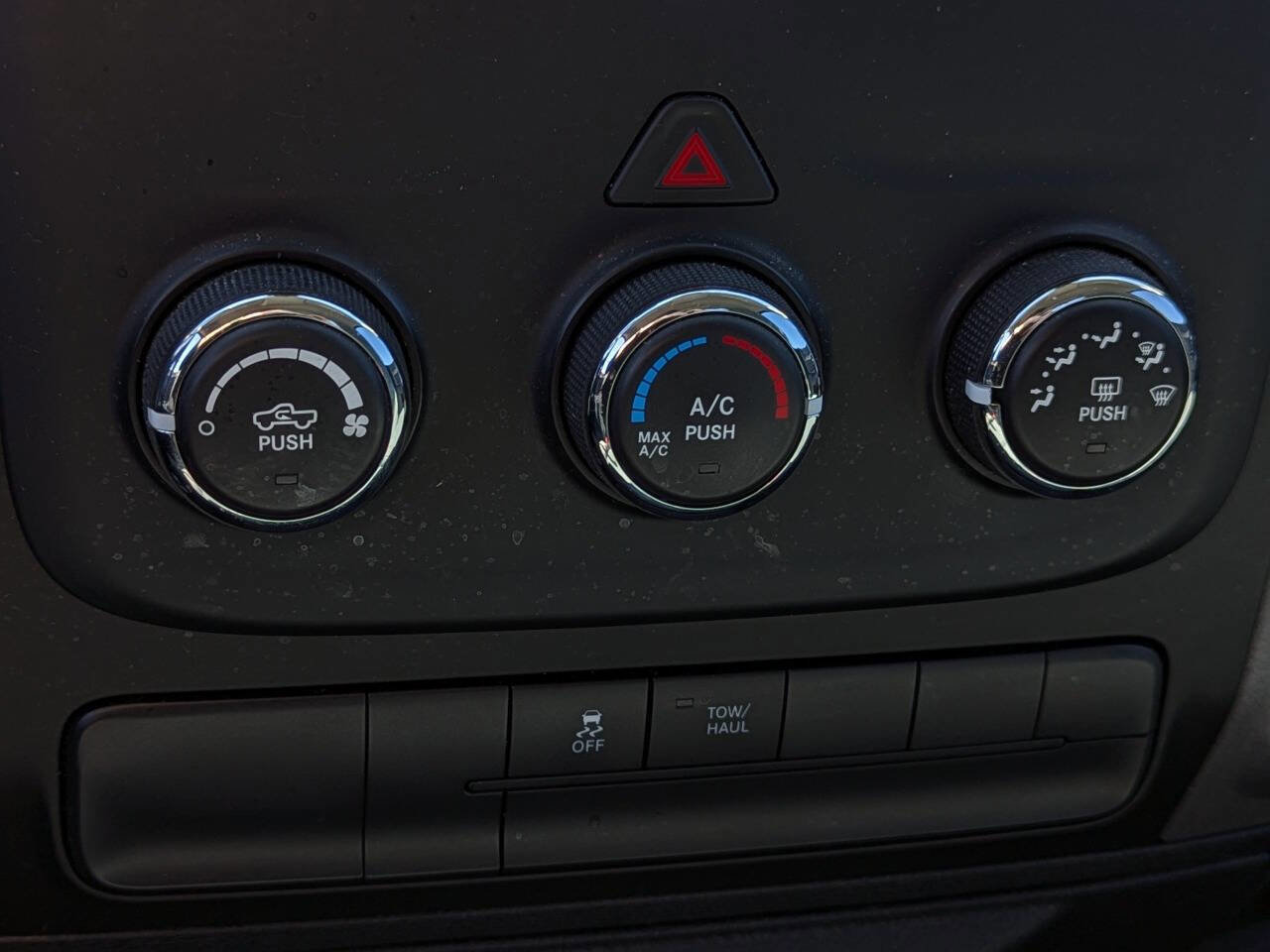 Used 2014 RAM 1500 Express RWD image 18