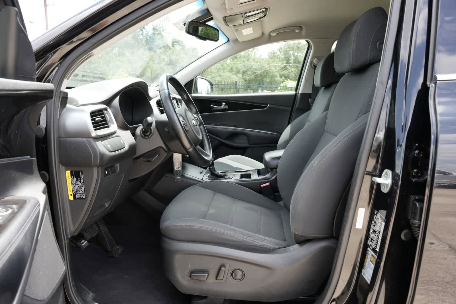 Used 2017 Kia Sorento FWD w/ LX Convenience Package image 12