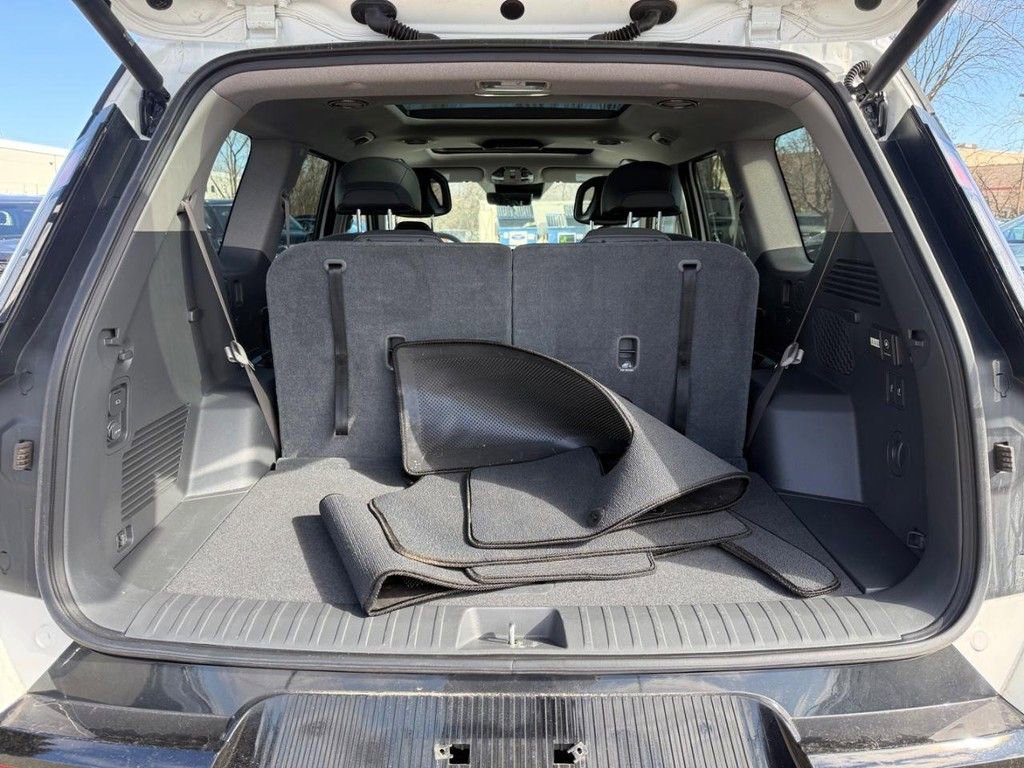 Used 2024 Kia EV9 Land image 6